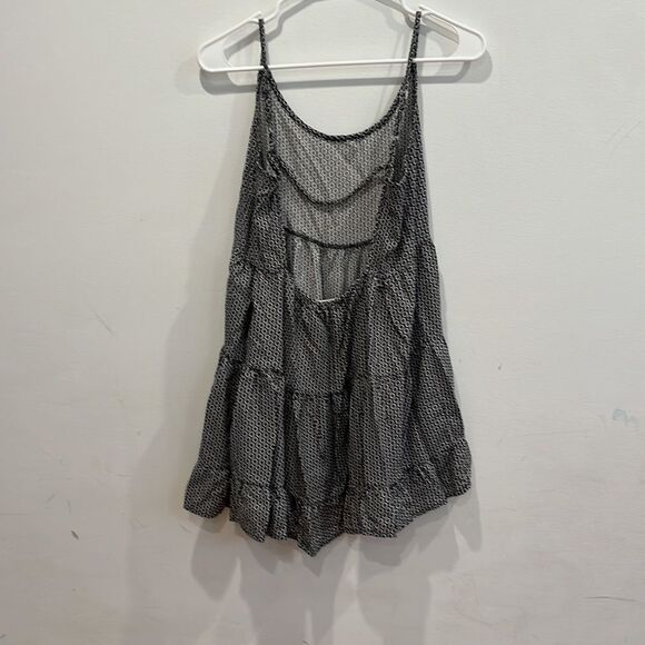 Brandy Melville Women's One Size Black Floral Ruffle Tiered Tunic Tank Shirt - Picture 9 of 10